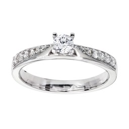 Diamantring i 18K guld Diamantring i 18K guld