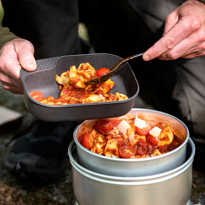 Recept för one pot tortellini, pancetta och körsbärstomater