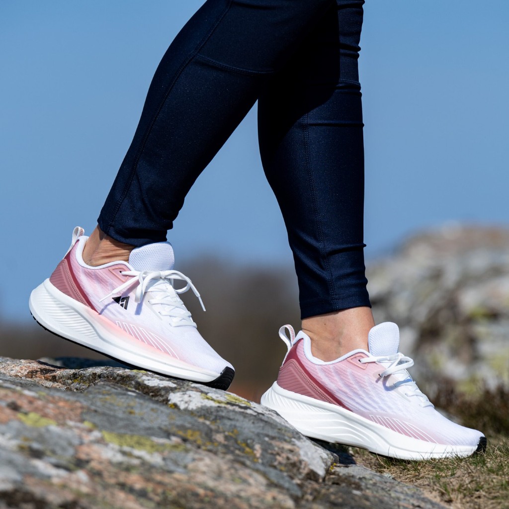 Dame Vandresko Stride