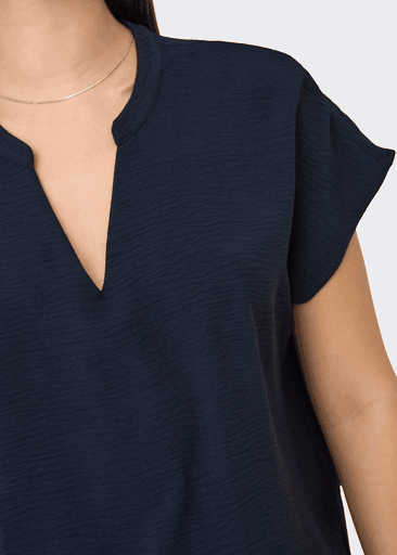 LION SHORT SLEEVE TOP LION SHORT SLEEVE TOP