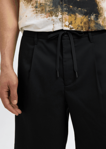 REGULAR-LEROY PLEAT SHORTS