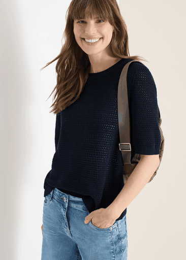 Structured Roundneck