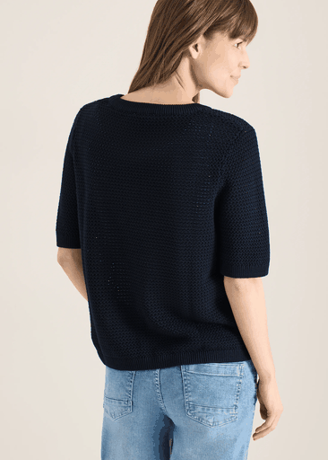 Structured Roundneck