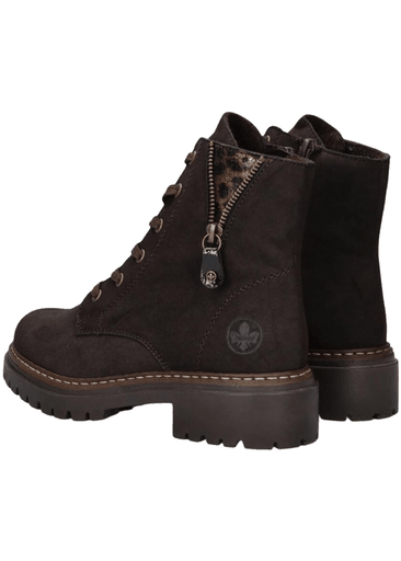 Ladies mid height boots