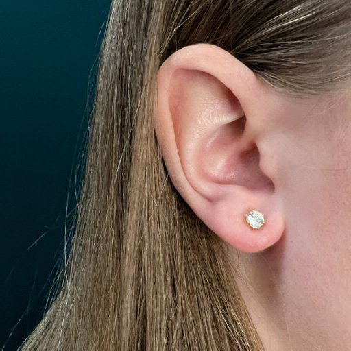 Örhängen med labbodlade diamanter