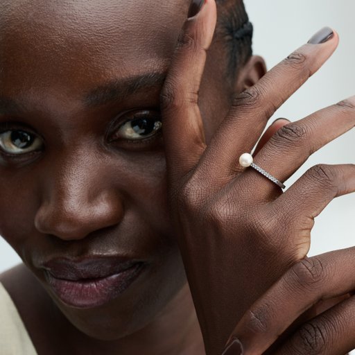 Ring i äkta silver med pärla och Kubisk Zirkonia