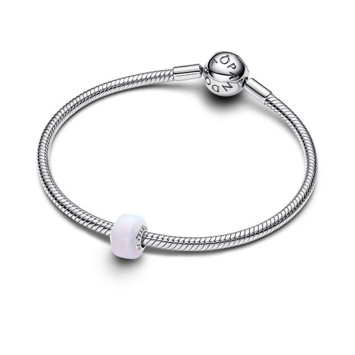 Berlock i äkta silver med vit opal