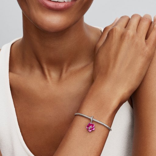 Berlock i äkta silver med en rosa hibiskus