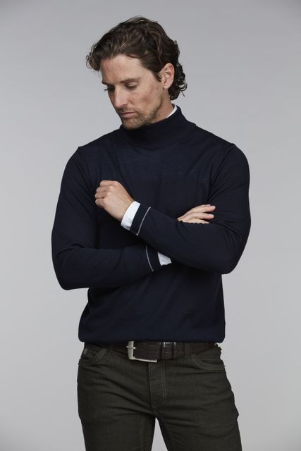 MERINO TURTLE NECK KNIT MERINO TURTLE NECK KNIT