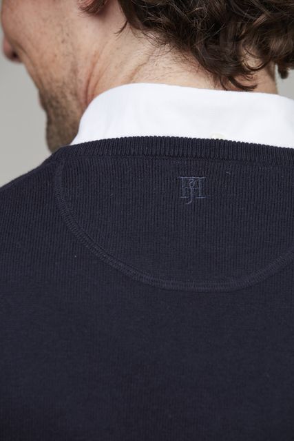 Crew neck knit, e-patch Crew neck knit, e-patch