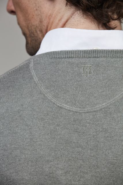 Crew neck knit, e-patch Crew neck knit, e-patch