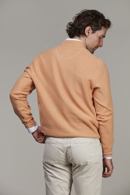 Half zip structure knit Half zip structure knit