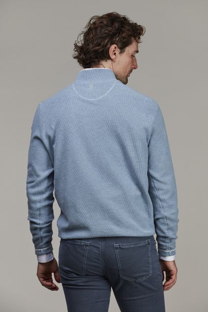 Half zip structure knit Half zip structure knit