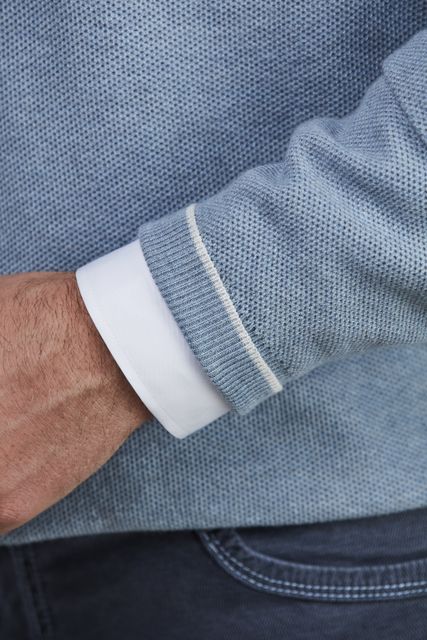Half zip structure knit Half zip structure knit