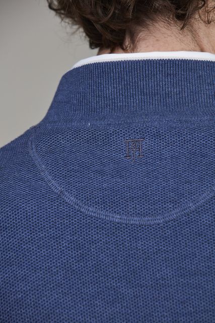 Half zip structure knit Half zip structure knit
