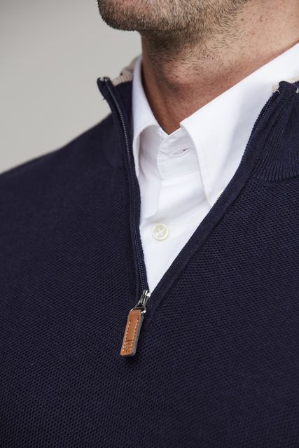 Half zip structure knit Half zip structure knit