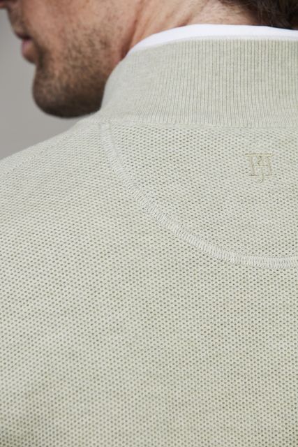Half zip structure knit Half zip structure knit
