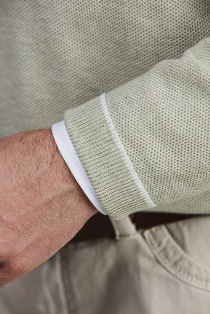Half zip structure knit Half zip structure knit