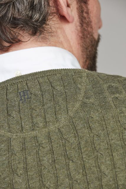 Crew Neck Cable Knit