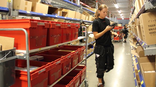 Order picking made efficient with manual trolleys