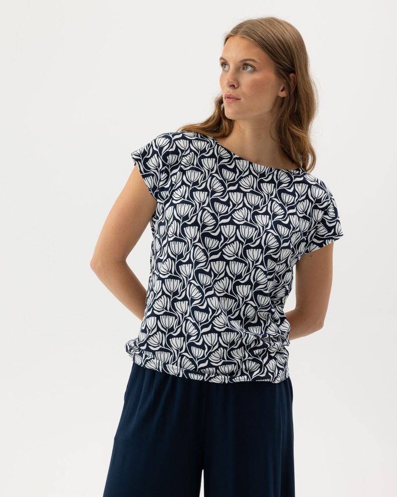 Ellen Capsleeve Navy (pattern)