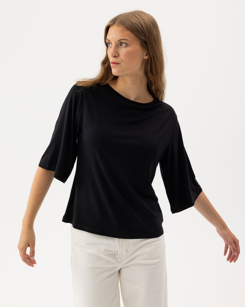 Ellen Tee Black