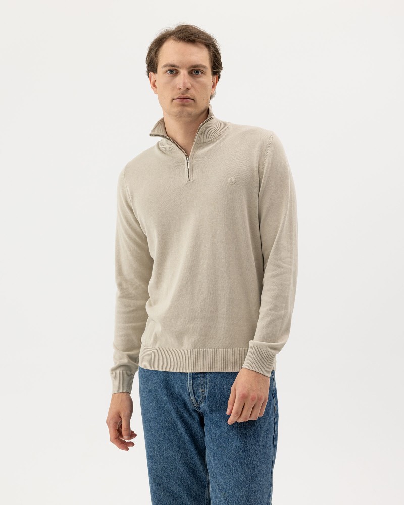 Holger T-neck Feather