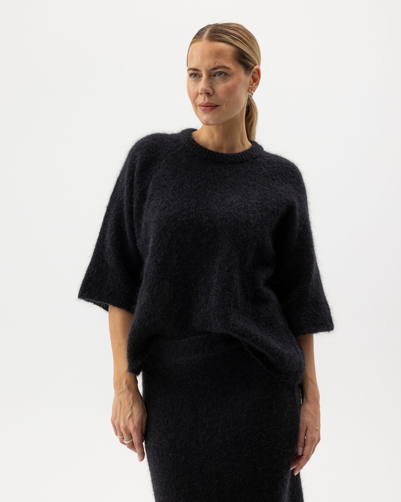 Tindra Crew Black