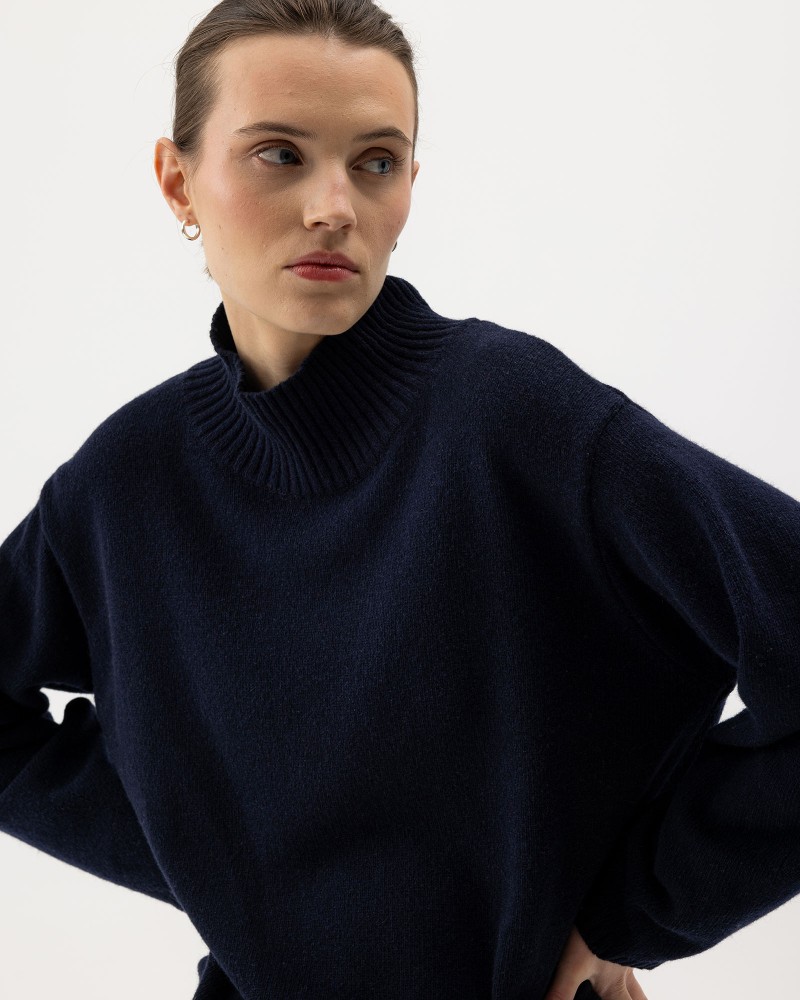 Veronika Turtle Navy