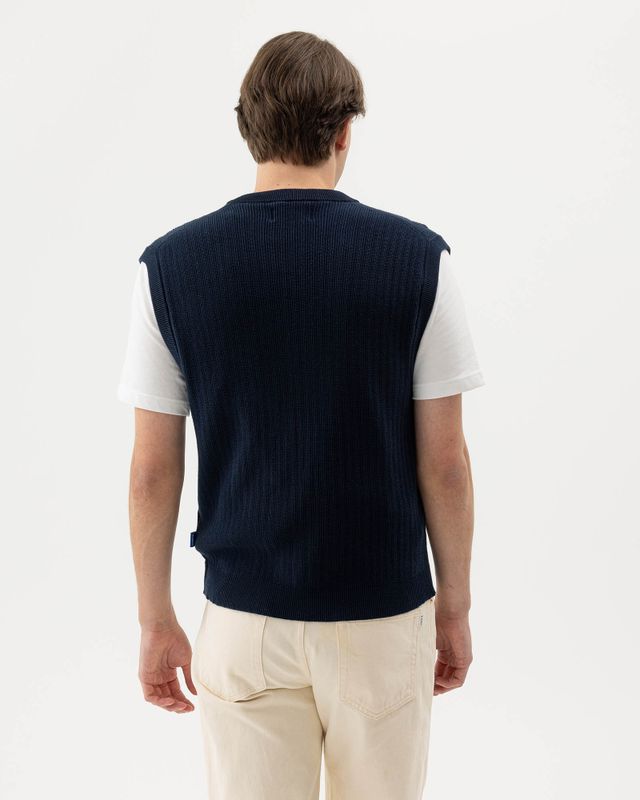 Alvar Vest