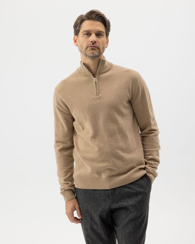 Dennis T-neck