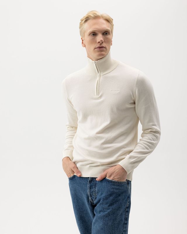 Holger T-neck