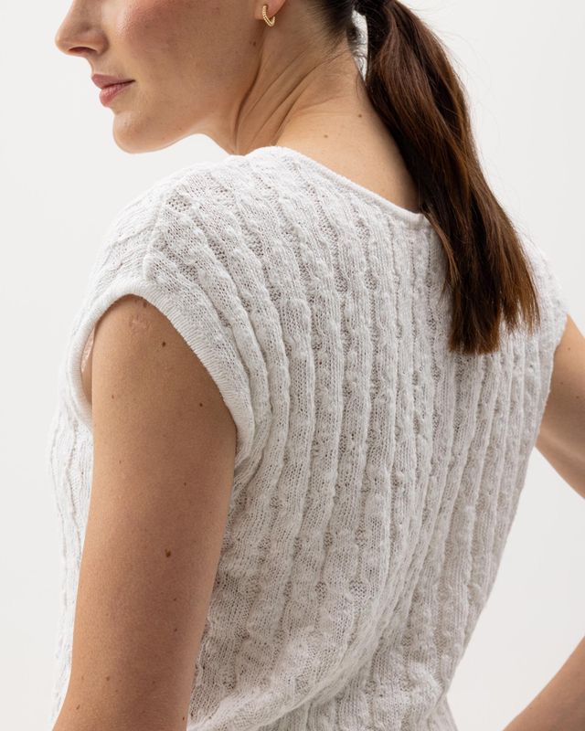 Juni Capsleeve
