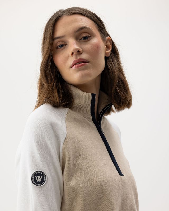 Laura T-neck WP Laura T-neck WP