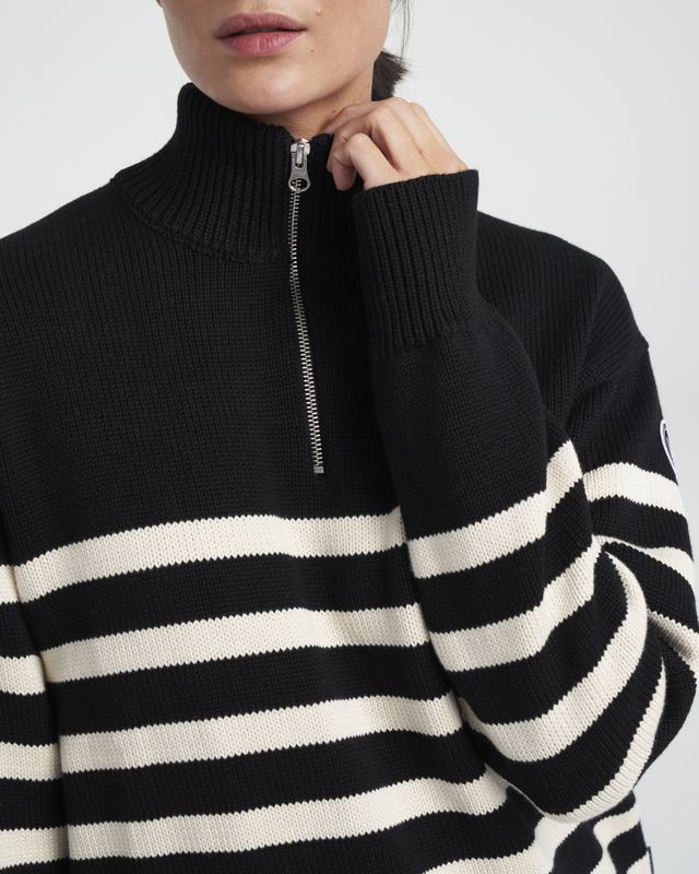 Regina T-neck WP Regina T-neck WP