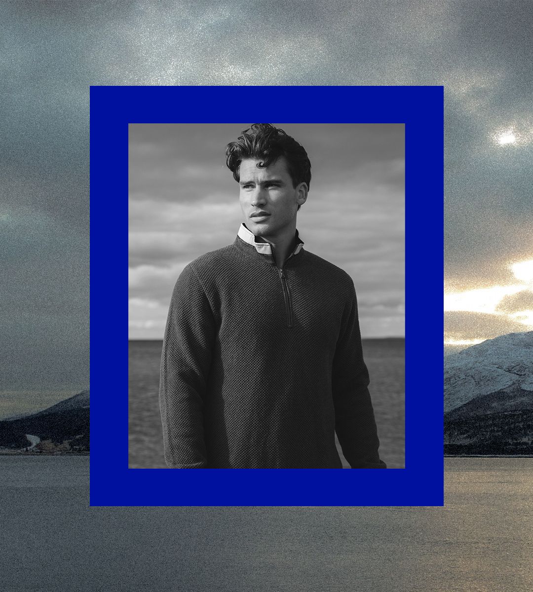 Kvinna och man i stickade plagg som presenteras som nyheter