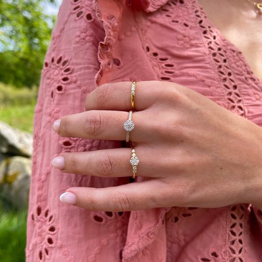 Diamantring i 18K guld - Blomma
