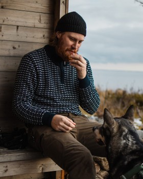 Stickad tröja, windstopper