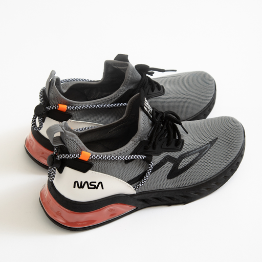 Leichte Sneaker aus Mesh