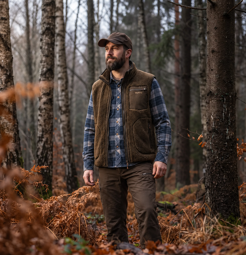 Vapiti Lodge, Hunting Vest & Shirt