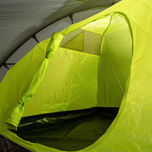 Trail 4-man tent with front yard