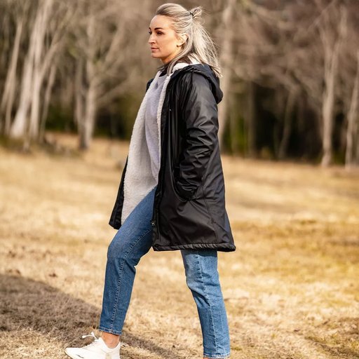 Pilefodrad Regnkappa, Dam - Mount Zero