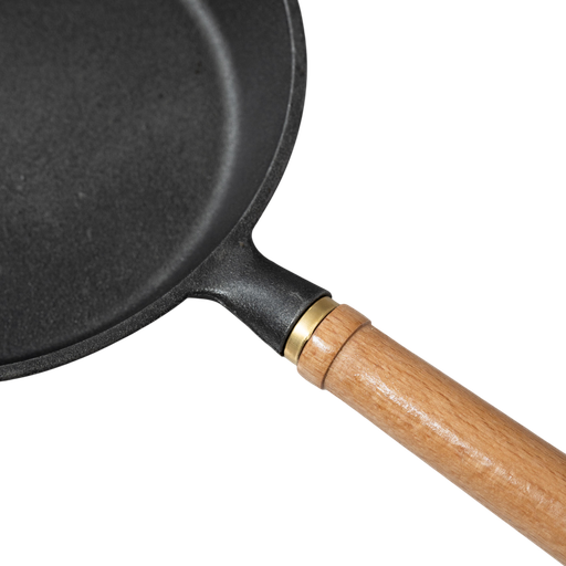 Gjutjärnspanna med långt handtag Gjutjärnspanna med långt handtag