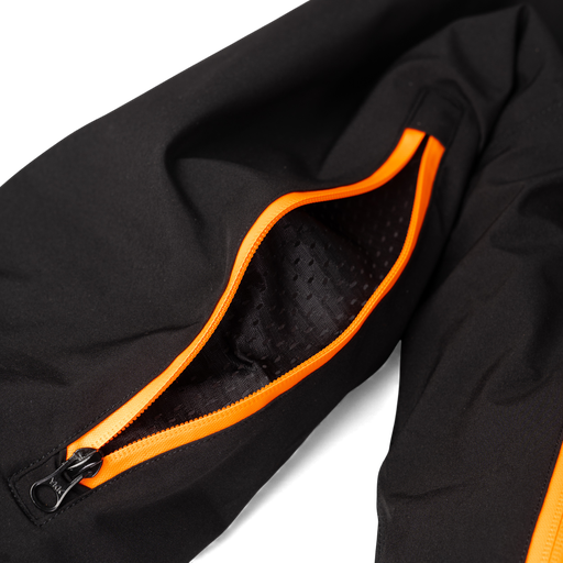 Skoteroverall, Mount Zero - Dam