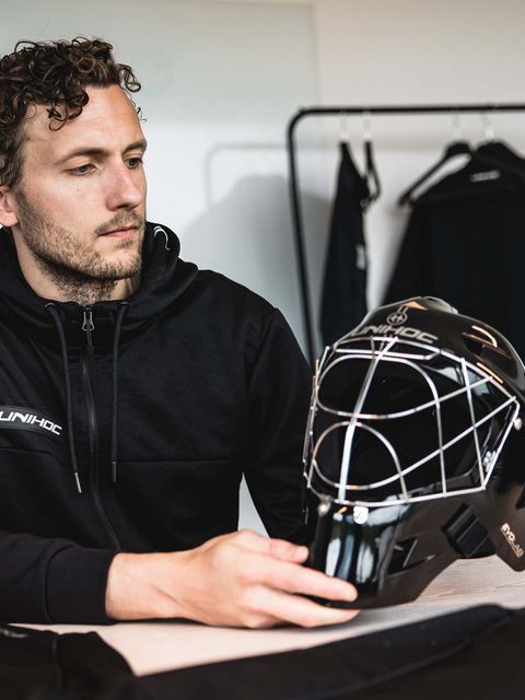 Unihoc Hjälm ALPHA PRIME EVOLAB Black-Silver