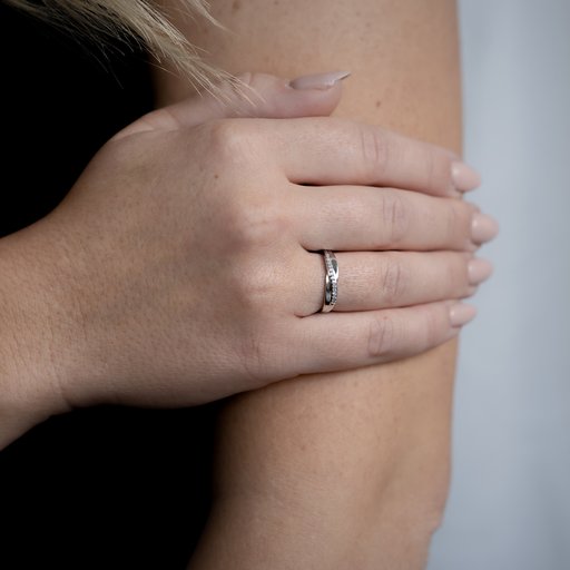 Timanttisormus yht. 0,05ct 14K valkokulta