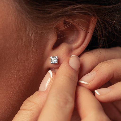 Story of Love Paris timanttikorvakorut yht. 1,00ct 18K valkokulta
