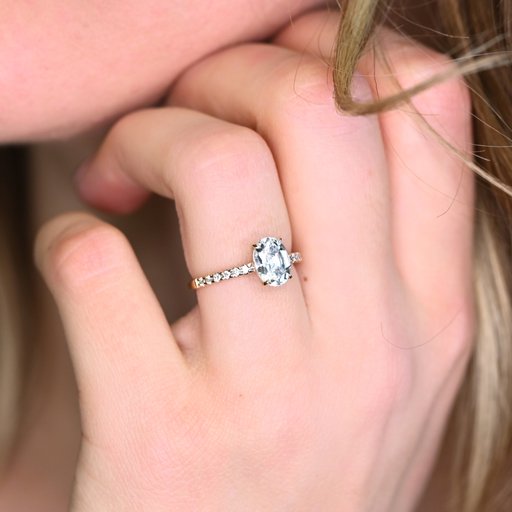 Princess Rania timantti-topaasisormus yht. 0,12ct 14K keltak