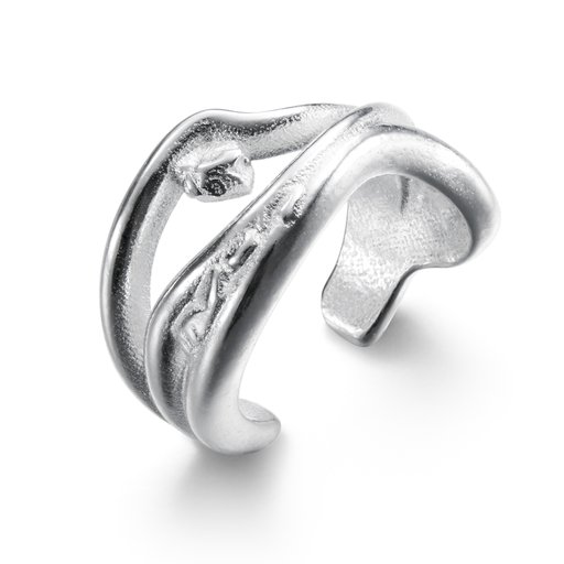 Kalevala Männyt ear cuff hopea