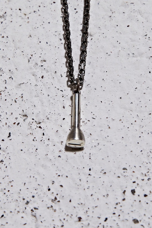 Medium pendant  Silver Metallic